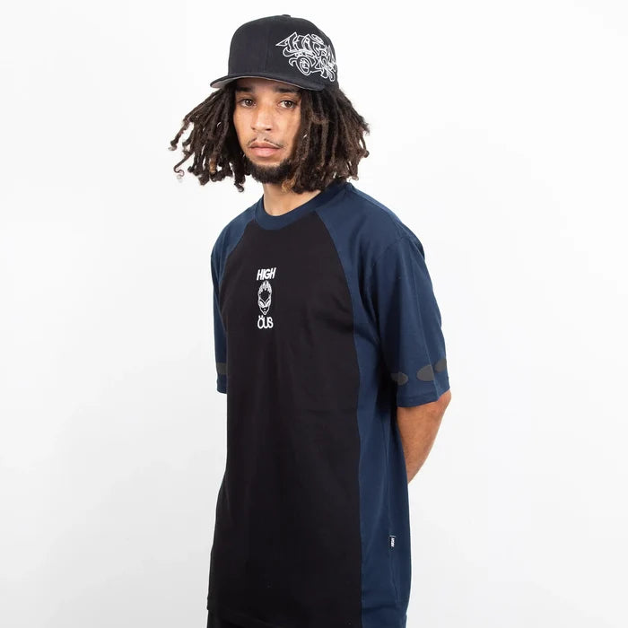 High & ÖUS T-Shirt Black - Four Street
