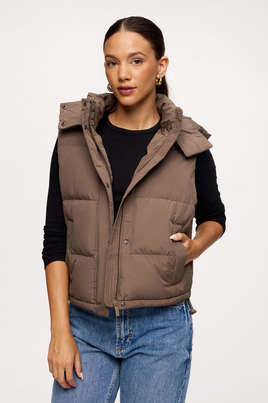 Peak Puffer Vest | Mocha